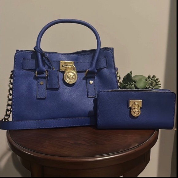 Michael Kors Set in EUC - Picture 13 of 13